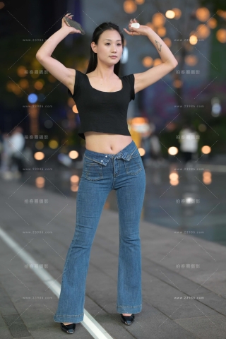 搭讪牛仔翘臀美女 【图片➕视频】