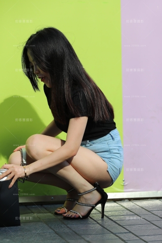 性感高腰紧致热裤小姐姐