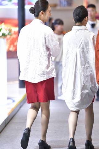 工作中的小姐姐 【图片➕视频】