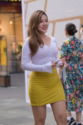 迷人的小酒窝，迷人的身材