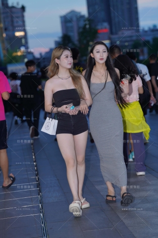 拖鞋热牛美腿人字拖