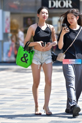 ★美背细高跟热裤美女