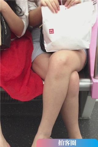 人字拖美腿玉足姐妹花，一个共同的热点就是美（视频版）