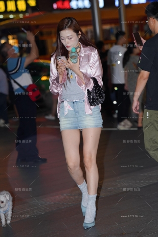 查看完整内容：美腿牛仔裙 - 共14张图片