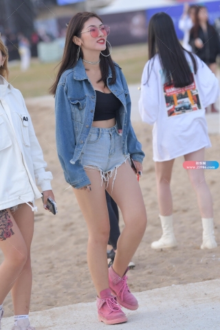 【红石赛帖】性感牛仔狂欢美女