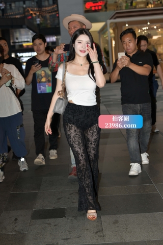 个性的裤子，你就是人群中的焦点~【原图➕视频】