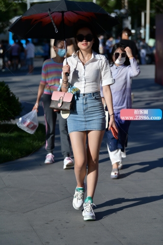 ★牛仔裹臀裙美女