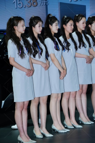 查看完整内容：（下集）2025年度力作--五一su州che展SW美女全套图集 - 共24张图片