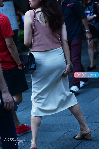 咔喳赛帖 -----白裙白T很迷人