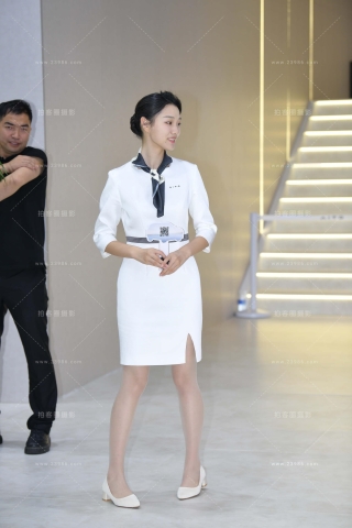 端庄白裙R丝美眉（完整版）