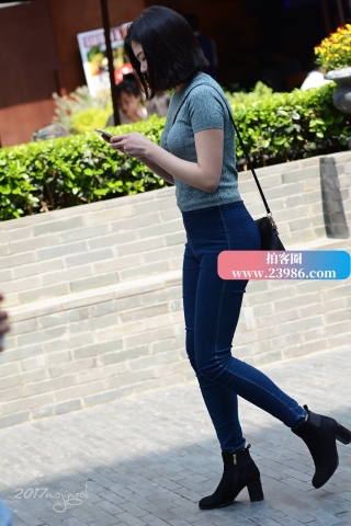 咔喳赛28 紧身牛仔 手臂皮肤好粗（12p）