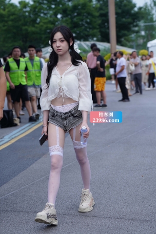 夏日清凉热裤小美妞（完整版）