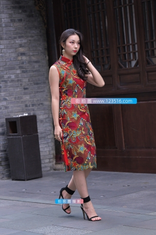 【街拍之魂赛帖】又见旗袍少妇