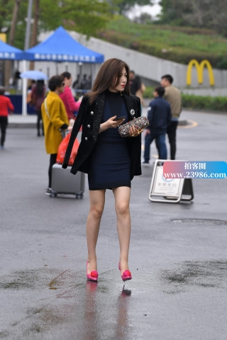 街拍包臀裙性感美女