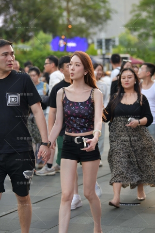 黑色热裤美腿女友