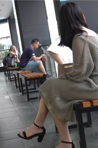 优雅美女 [1.59 GB/MP4]（视频版）