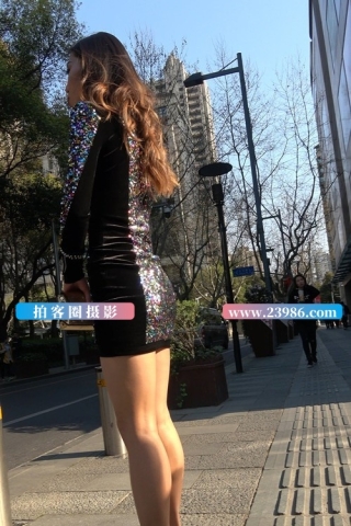 4K - 性感火辣身材的包臀裙女郎 [739 MB/MP4]（视频版）