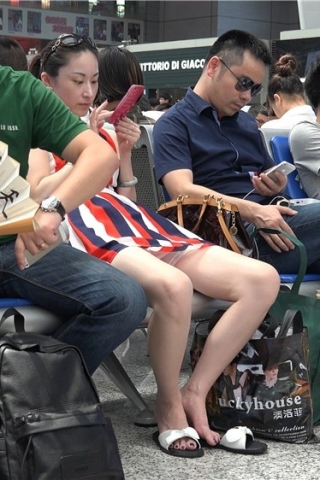 查看完整内容：大白腿连衣裙少F [4.03 GB/MP4]（视频版） - 共9张图片