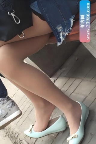 丝足美腿热裤小清新女孩（视频版）