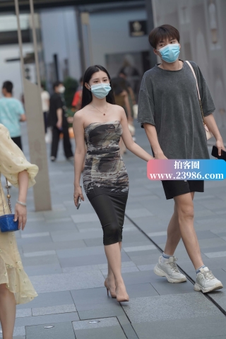 抹胸裙高跟女友