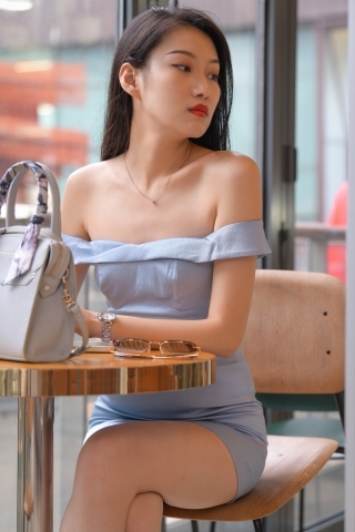 蓝色短裙美女【原图+视频】