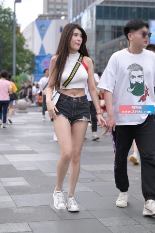 性感，热裤美腿女友