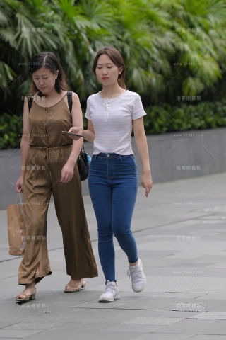 饱满翘臀紧牛闺女~