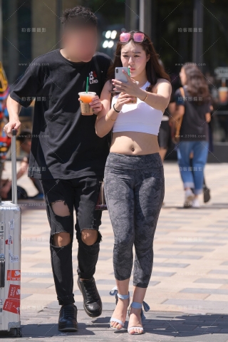 【街拍之魂赛帖】骄阳下的情侣