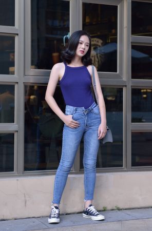 查看完整内容：搭讪紧牛可爱的邻家小妹 - 共21张图片