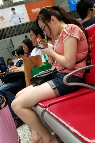 查看完整内容：4k超清，粉衣肉肉的高跟美腿少妇（视频版） - 共8张图片