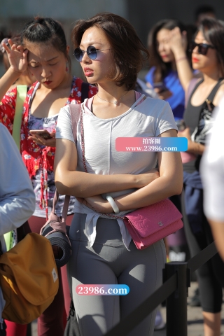 【视觉冲击赛贴】浅灰色健美裤，紧致迷人