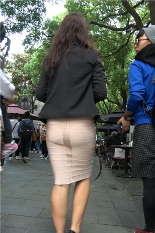 4K - 超级性感丰满爆乳街拍包臀裙气质御姐 [1.86 GB]（视频版）