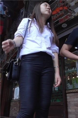 查看完整内容：黑裤丰腴美臀紧身裤甜美女孩 [693 MB]（视频版） - 共6张图片