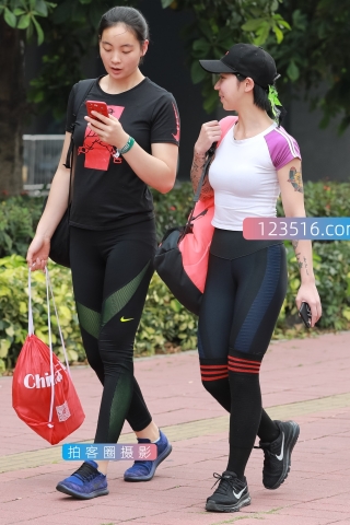 恬静学生健身教练 养眼的健身裤