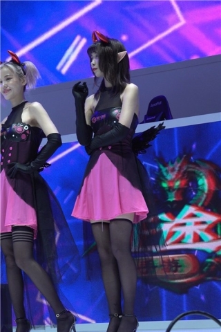 查看完整内容：4K - 舞台上的高跟街拍黑丝showgirl美女 [1.03 GB]（视频版） - 共8张图片