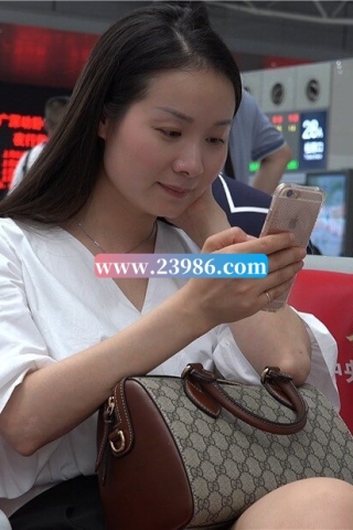 查看完整内容：4K - 透明长丝凉高跟少妇 [2.94 GB/MP4] （视频版） - 共8张图片