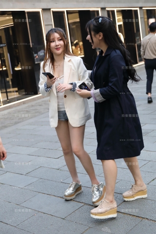 【欧阳幽明赛帖】性感热裤长腿美女