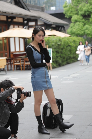 查看完整内容：小姐姐工作拍摄很开心呀 - 共15张图片