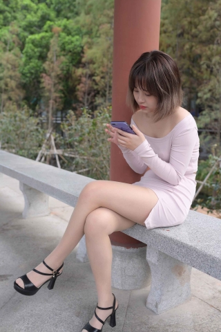 【M0747】庭中的美女（完整版）