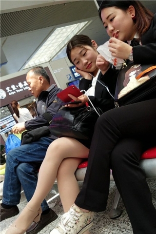 查看完整内容：4k-候车室的肉丝街拍美腿黑色包臀裙美女（视频版） - 共8张图片