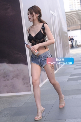 夏日清凉超短热裤长腿美女