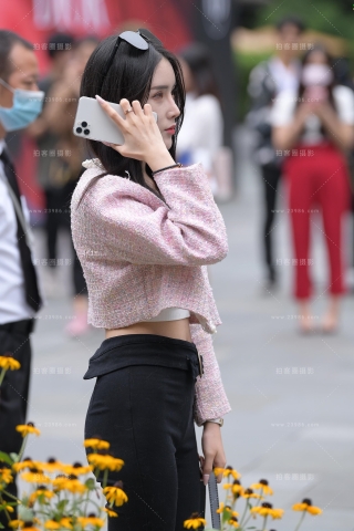 清纯而性感的美女