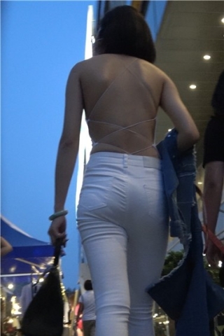 查看完整内容：4k超清，气质短发眼镜少妇，性感大露背极度吸睛~！[1.09 GB]（视频版） - 共10张图片