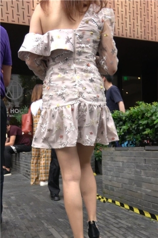 4K 连衣裙街拍高跟美女（视频版）