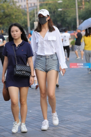 美不美，看大腿，好长的腿