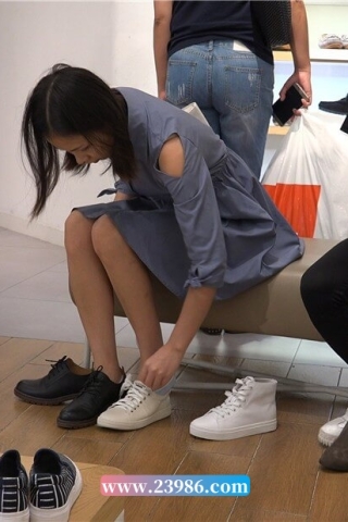 4K - 小姐姐的短袜可爱不？ [1.12 GB/MP4]（视频版）
