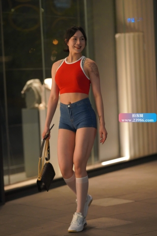 性感的紧身短牛小姐姐