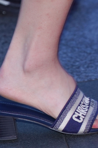 查看完整内容：大长腿热裤 - 共12张图片