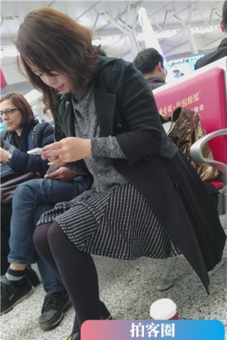 查看完整内容：4k-高铁站候车室拍摄黑丝短裙极品甜美女孩。（视频版） - 共6张图片