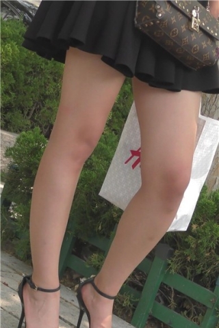 4k-街拍极品恨天高漂亮美足性感美女（视频版）